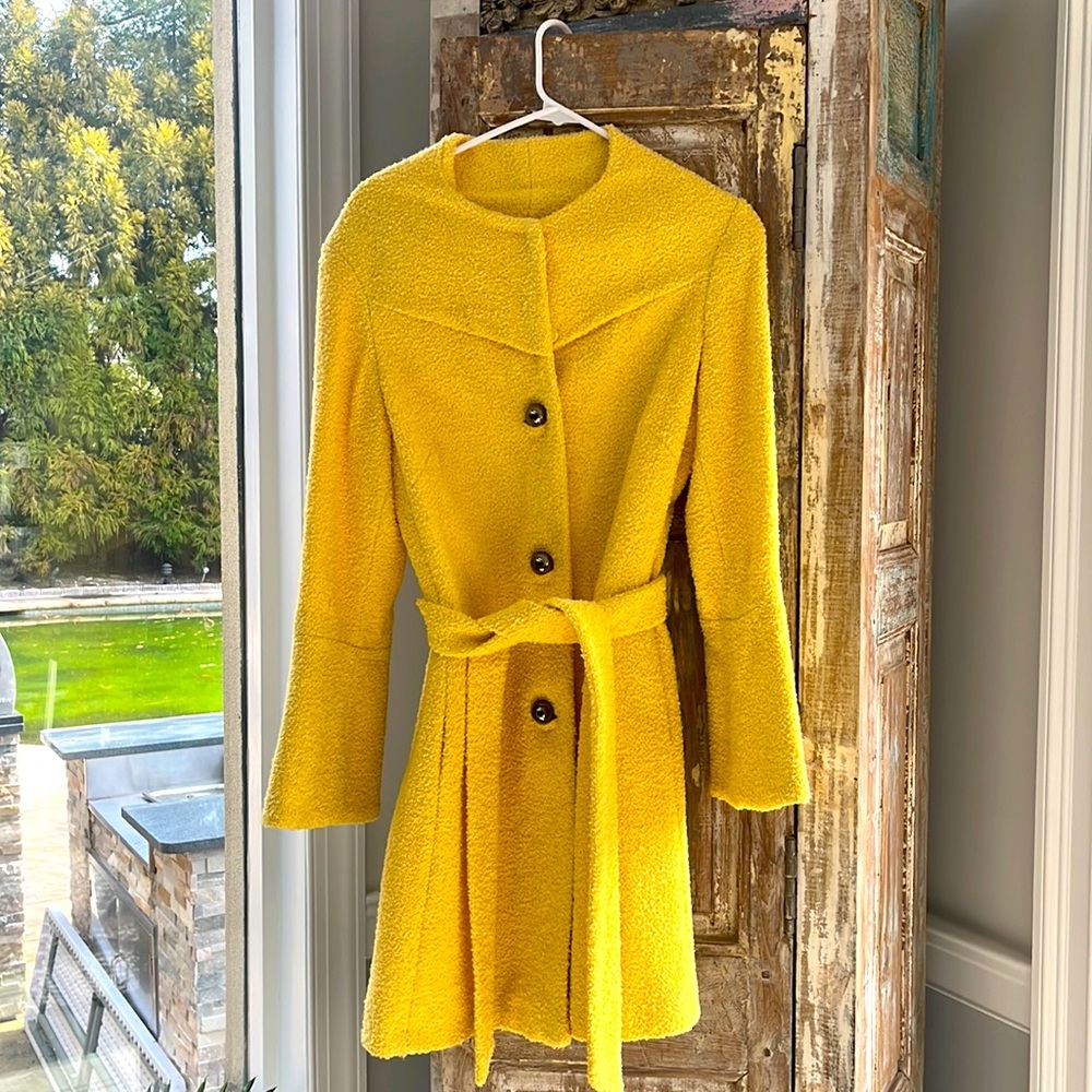 Bebe classic yellow jacket